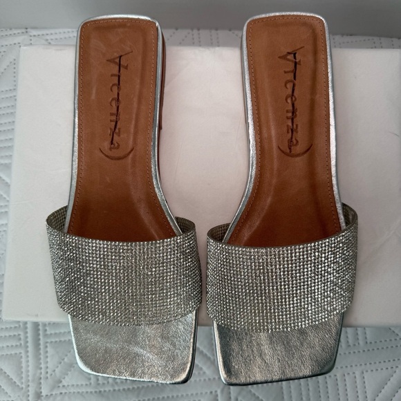Vicenza Metallic Slide Sandals Size 37/8 - Picture 11 of 12